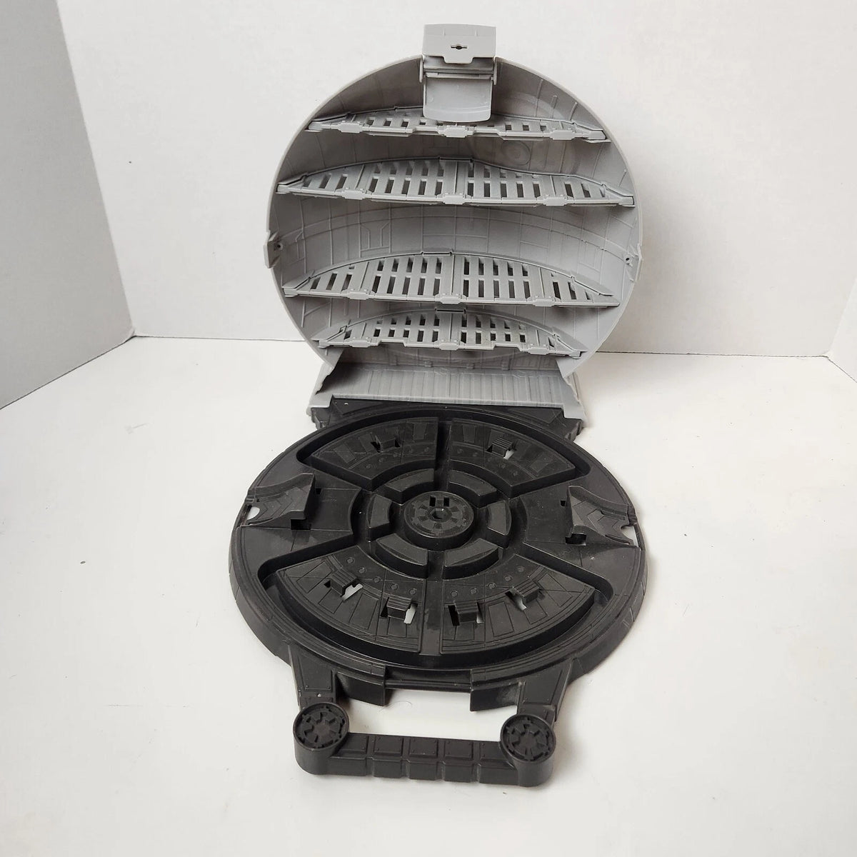Hot Wheels Star Wars Death Star Play Case
